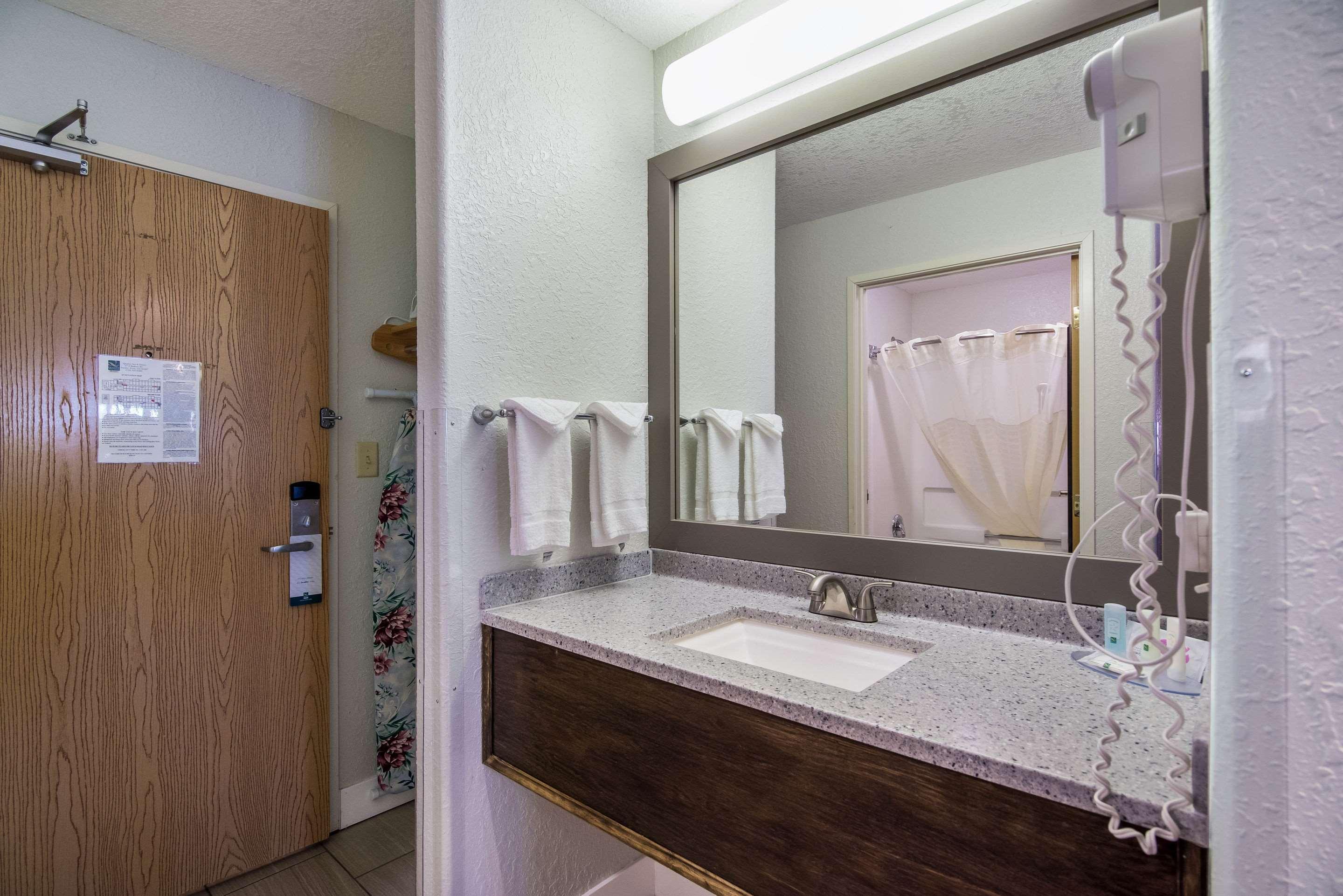 Quality Inn & Suites West Pueblo Zewnętrze zdjęcie